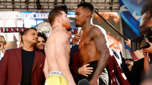 Alvarez, Charlo make weight for super middleweight title showdown