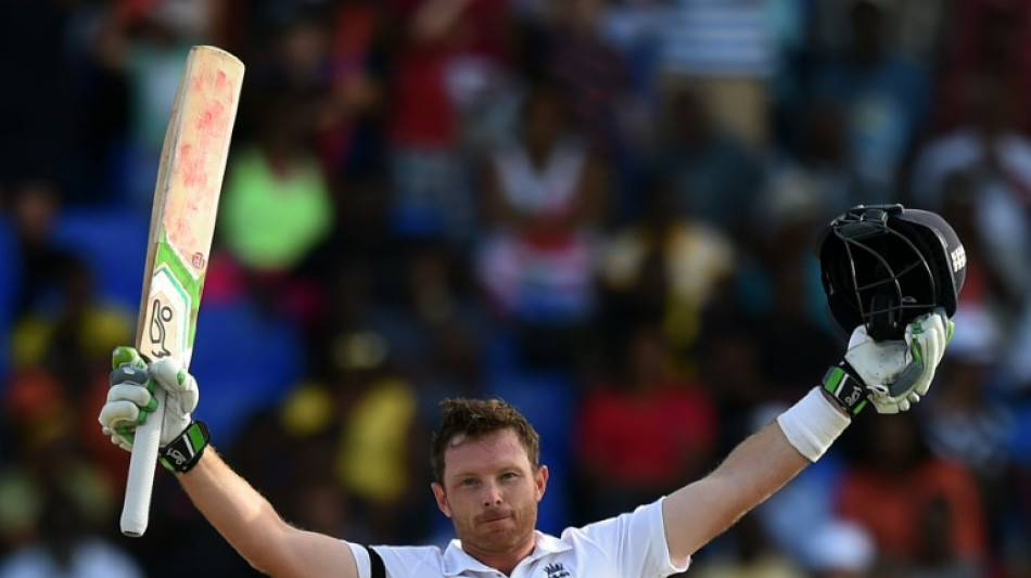 Ex-England cricketers Bell, Foster to help coach New Zealand