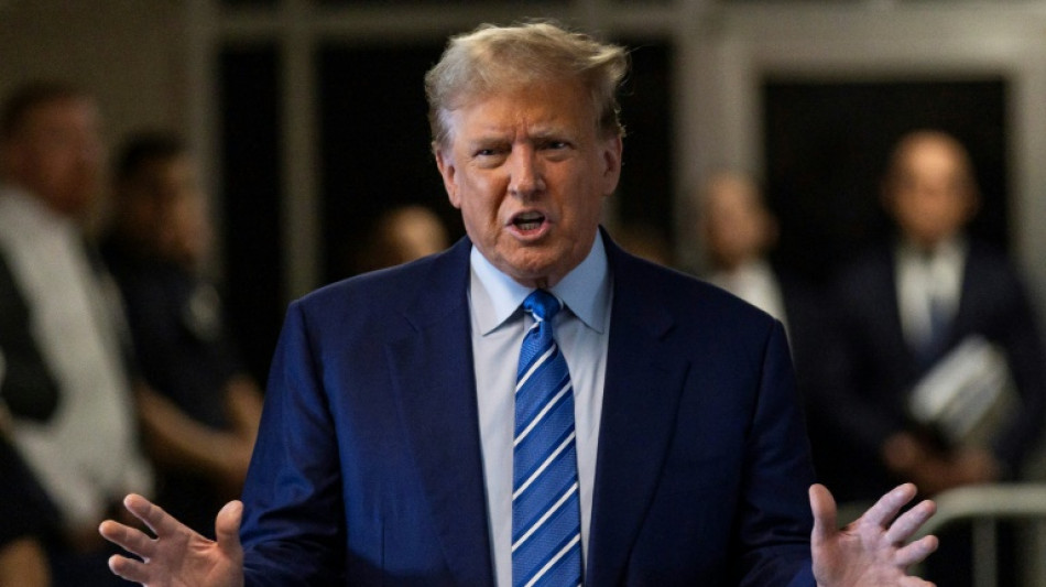 Trump regresa a la corte, prosigue selecci&oacute;n de jurado