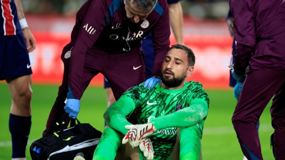 L&iacute;der PSG vence Monaco (4-2) e dispara na Ligue 1; Donnarumma sofre pis&atilde;o no rosto