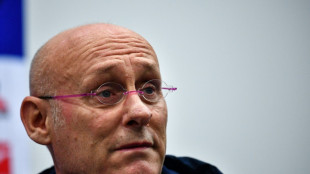 Rugby: Bernard Laporte, animal politique rattrap&eacute; par les affaires