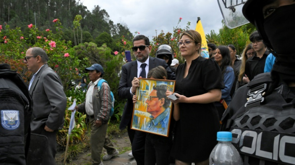 Equateur: la famille du candidat assassin&eacute; porte plainte contre le gouvernement et les chefs de la police