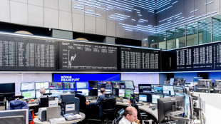 Borsa: l'Europa &egrave; in calo, lente su vendite dettaglio Usa