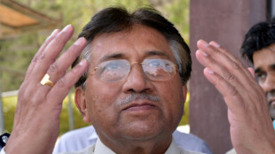 Zehntausende bei unangek&uuml;ndigter Trauerfeier f&uuml;r Ex-Milit&auml;rmachthaber Musharraf