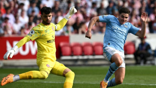 Arsenal sign Brentford keeper Raya on season-long loan