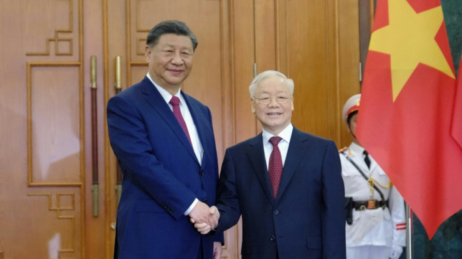 Xi en visite d'Etat au Vietnam pour contrer l'influence am&eacute;ricaine