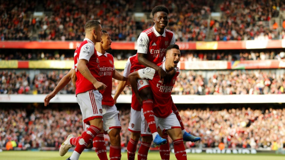 Arsenal beat Liverpool to go top, Scamacca leads West Ham revival 