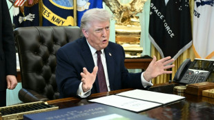 Trump vot&oacute; por correo, pese a sus denuncias contra ese m&eacute;todo