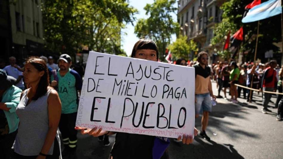 Sindicatos de Argentina hacen la primera demostraci&oacute;n de fuerza contra las reformas de Milei