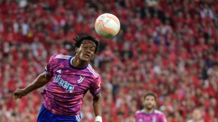 Inter sign free agent Cuadrado to fan fury