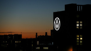 Volkswagen s'accorde sur une restructuration historique, 100.000 emplois supprim&eacute;s en perspective