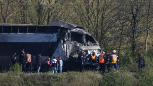 Colis&atilde;o entre trem e caminh&atilde;o com material militar deixa um morto na Fran&ccedil;a