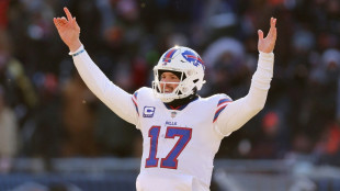 Bills, Eagles chase first-round byes in NFL playoffs