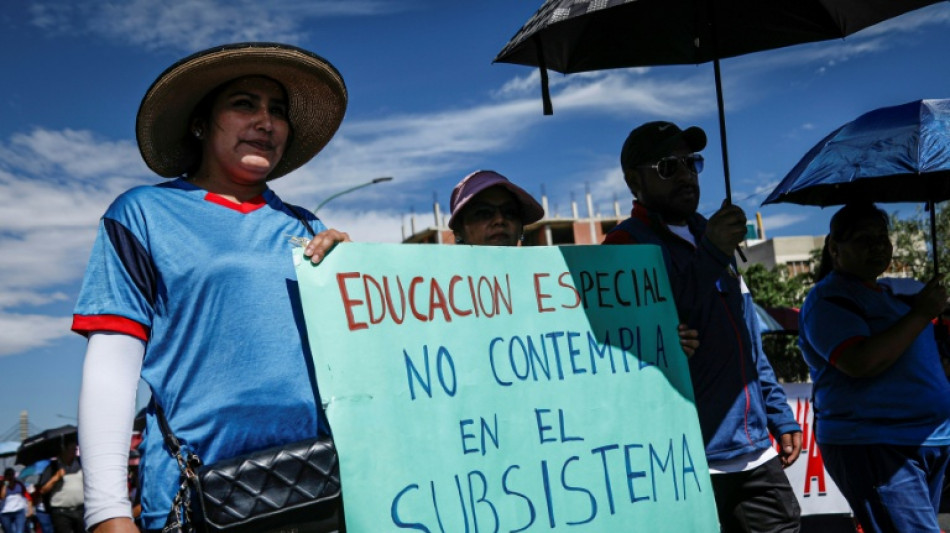 Maestros marchan en Bolivia contra una reforma de la educaci&oacute;n t&eacute;cnica