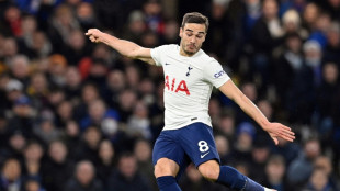 Winks, Coady drop down to Championship to join Leicester