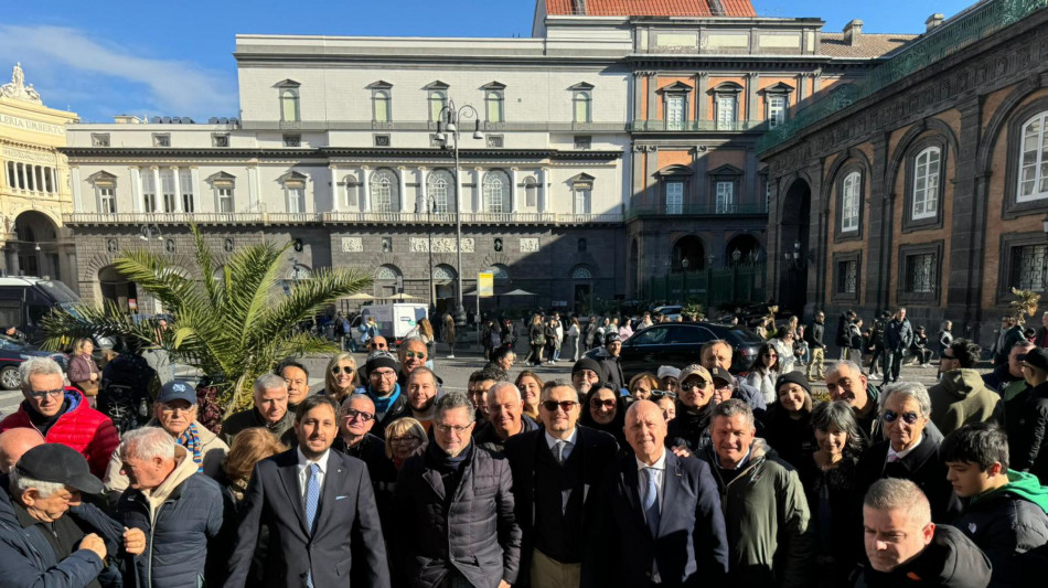 Pino Daniele ricordato allo storico caff&egrave; Gambrinus di Napoli