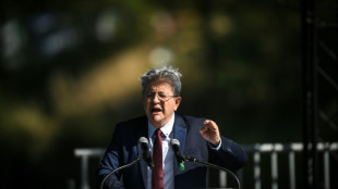 Pr&eacute;sidentielle: M&eacute;lenchon colore sa rentr&eacute;e en vert en proposant la "conscription &eacute;cologique"
