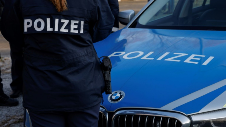 Telefonbetrüger erbeuten Schmuck für hunderttausend Euro von Seniorin in Bayern