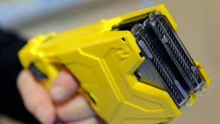Innenminister Dobrindt will Bundespolizei mit Elektroschockgeräten ausstatten