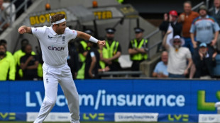Broad gets Warner and Smith as Australia slump in 3rd Ashes Test