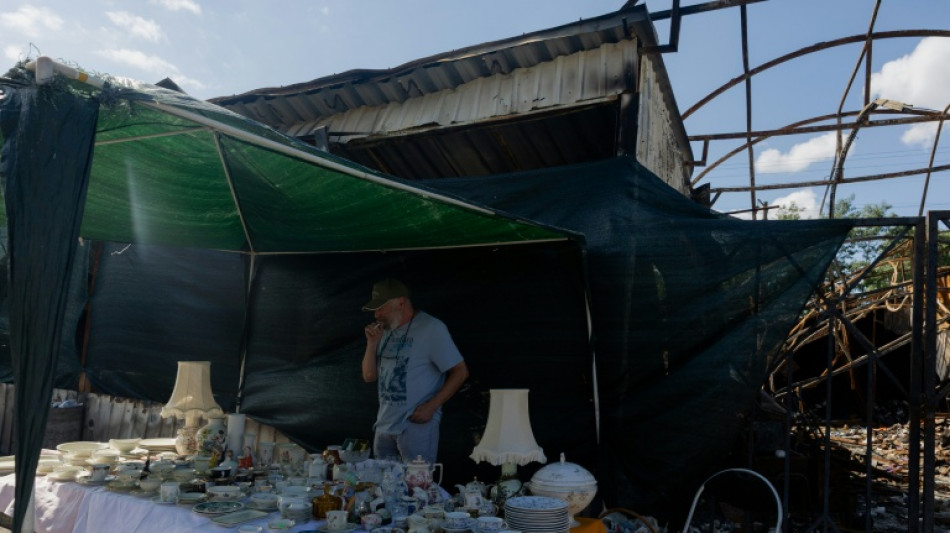 A Kiev, le march&eacute; aux puces fait de la r&eacute;sistance face aux frappes russes