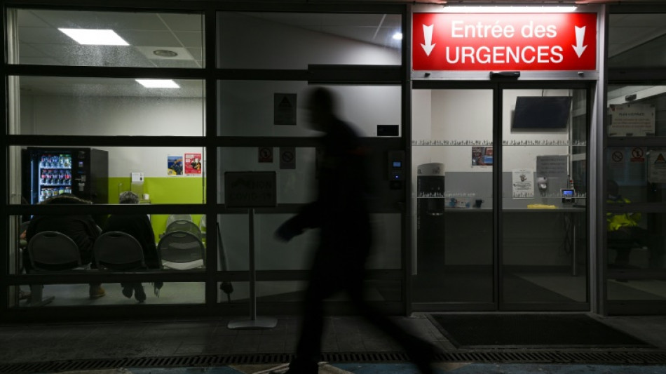 Vend&eacute;e: pass&eacute; &agrave; tabac &agrave; l'h&ocirc;pital, un brancardier en soins intensifs