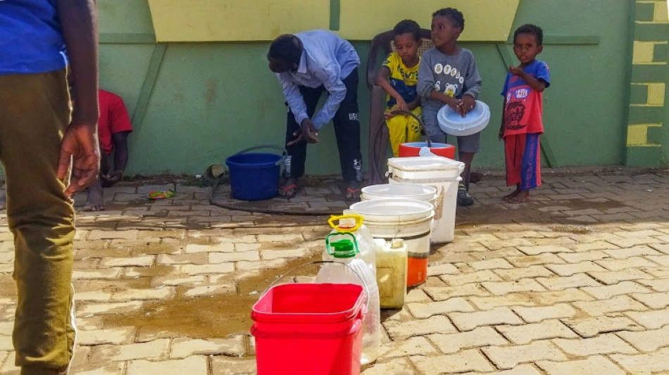 Promiscuit&eacute;, moustiques et coupures d'eau, les rudes conditions des d&eacute;plac&eacute;s du Soudan