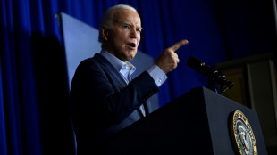 Biden regresa a sus ra&iacute;ces y se distancia de Trump, asediado por juicio
