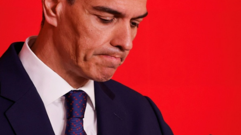 Após golpe por escândalo de corrupção, presidente de Governo espanhol tenta resistir