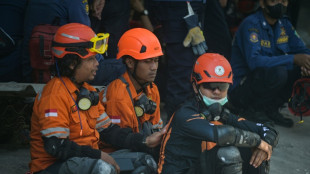 Ecole effondrée en Indonésie: plus aucun signe de vie, lourd bilan redouté