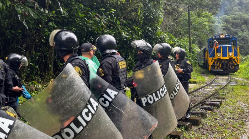 Suspenden el servicio de tren a Machu Picchu por una protesta de pobladores