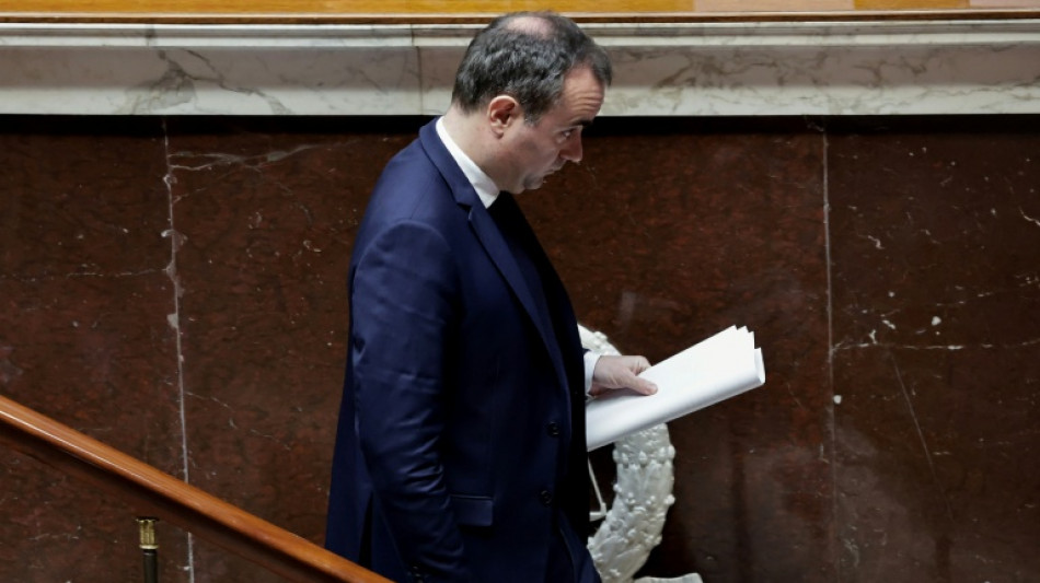 Frankreichs Regierung &uuml;bersteht im Haushaltsstreit erstes Misstrauensvotum