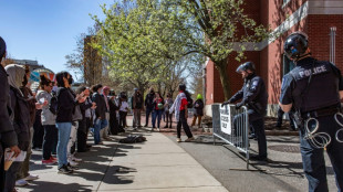 Casa Blanca insta a protestas pac&iacute;ficas tras cientos de arrestos en universidades
