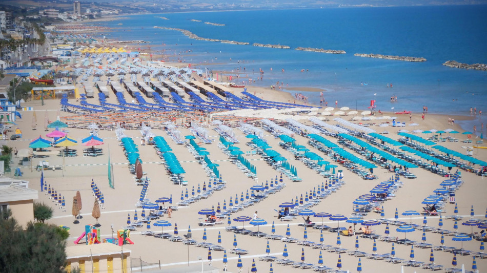 Federconsumatori, &egrave; di nuovo caro-spiaggia, aumenti del 5%