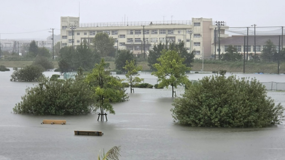 Vier Tote durch Taifun "Dujuan" in Japan