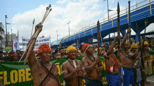 Gran marcha en Belém por el clima, mientras negociaciones en COP30 encallan