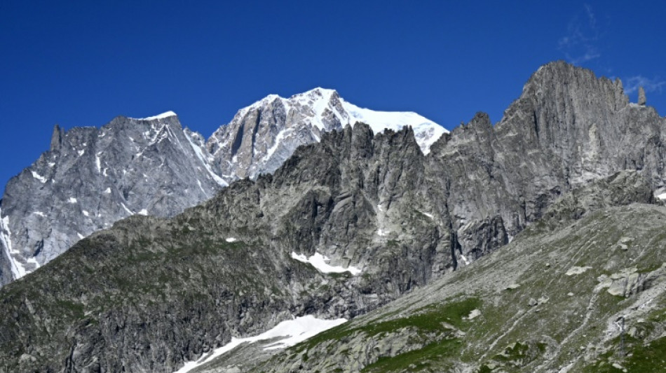 Italienischer Extremsportler l&ouml;st mit Hubschrauber-Flug vom Mont Blanc Kritik aus