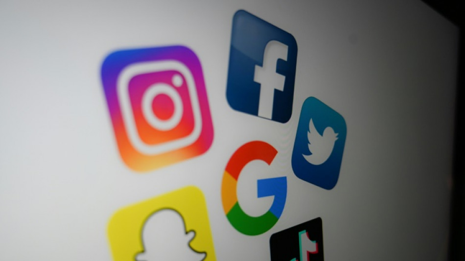 Las redes sociales pueden ser peligrosas para los j&oacute;venes, alerta un responsable sanitario de EEUU