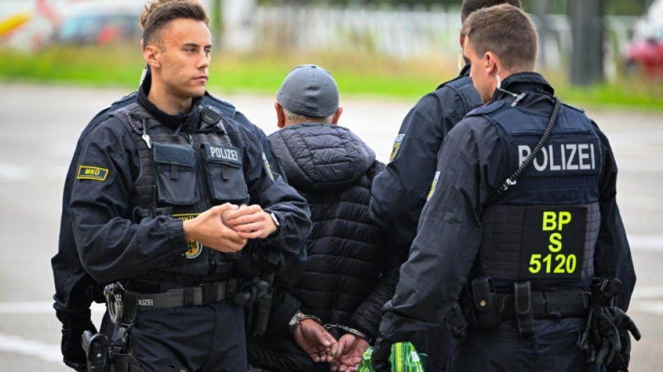 Transfert de migrants hors de l'UE: une piste inflammable au menu des ministres europ&eacute;ens