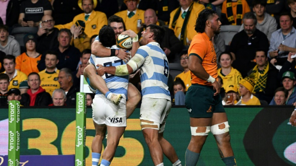 Last-gasp try as Argentina upset Australia 34-31