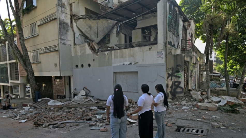 Col&ocirc;mbia declara "situa&ccedil;&atilde;o de emerg&ecirc;ncia" ap&oacute;s forte terremoto que deixou 111 mortos