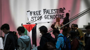 La polic&iacute;a evacua a estudiantes propalestinos de la universidad de Ginebra