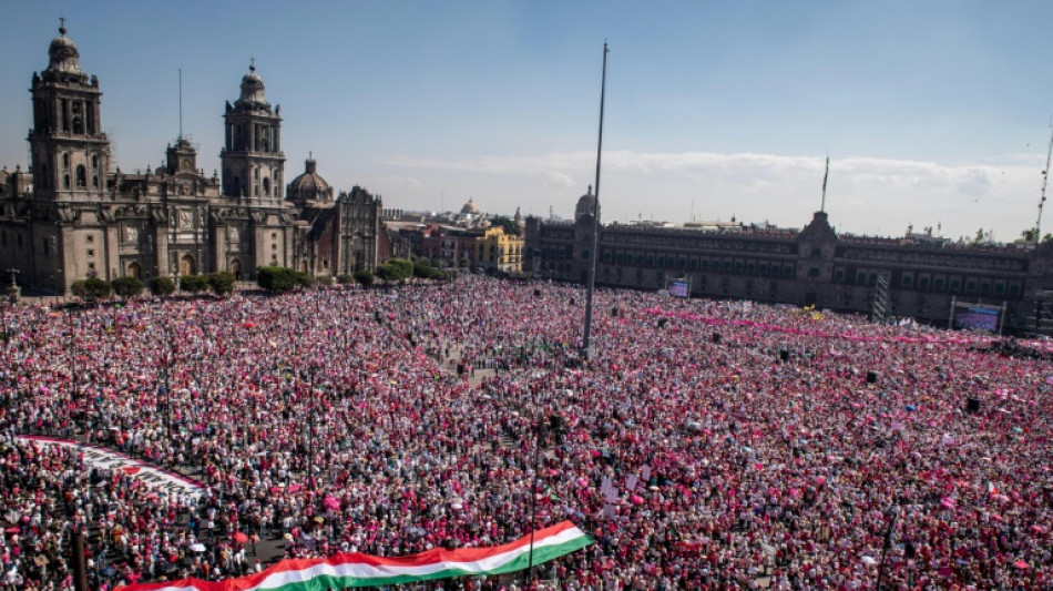 Zehntausende Menschen demonstrieren in Mexiko-Stadt gegen Wahlreform