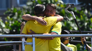 Bolsonaro dice que Musk "preserva la libertad" ante seguidores en Rio