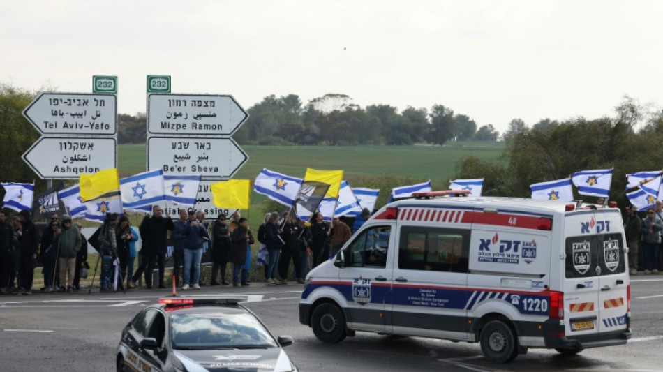 Israelenses vivem 'um dos dias mais dif&iacute;ceis' e se re&uacute;nem para receber corpos de ref&eacute;ns