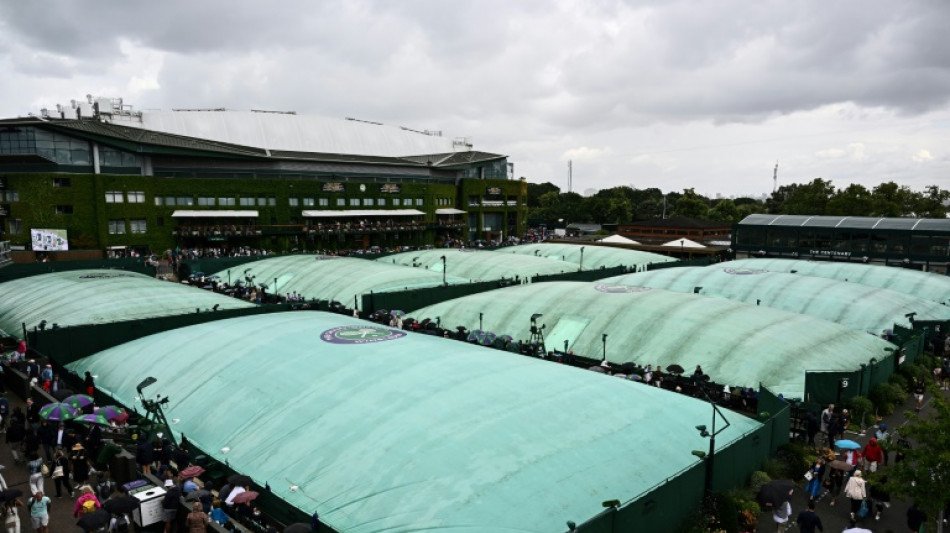 Djokovic, Swiatek in Wimbledon action despite more rain pain