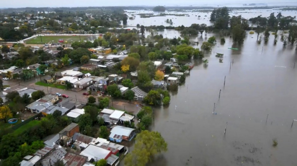 Inundaciones dejan m&aacute;s de 2.000 desplazados en Uruguay