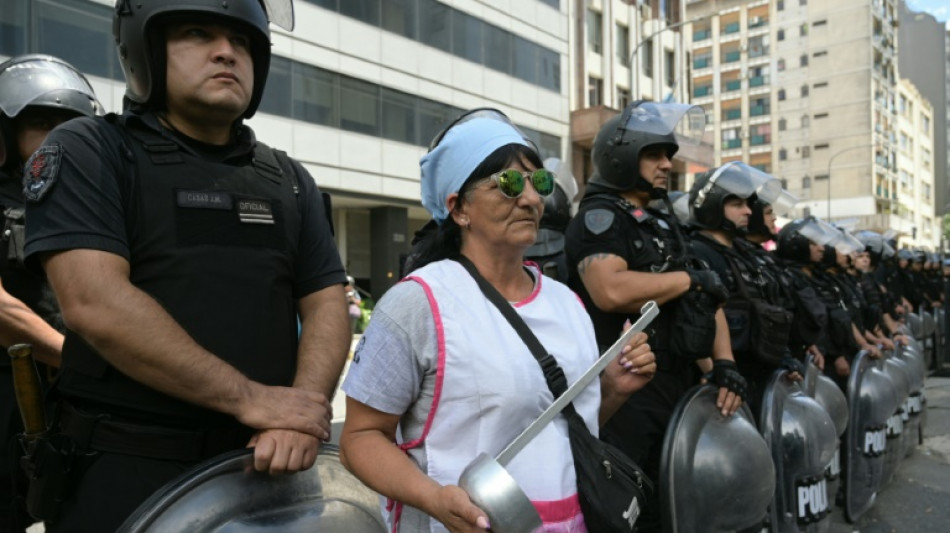 Governo argentino convoca Congresso para sess&otilde;es extraordin&aacute;rias para debater reformas 












