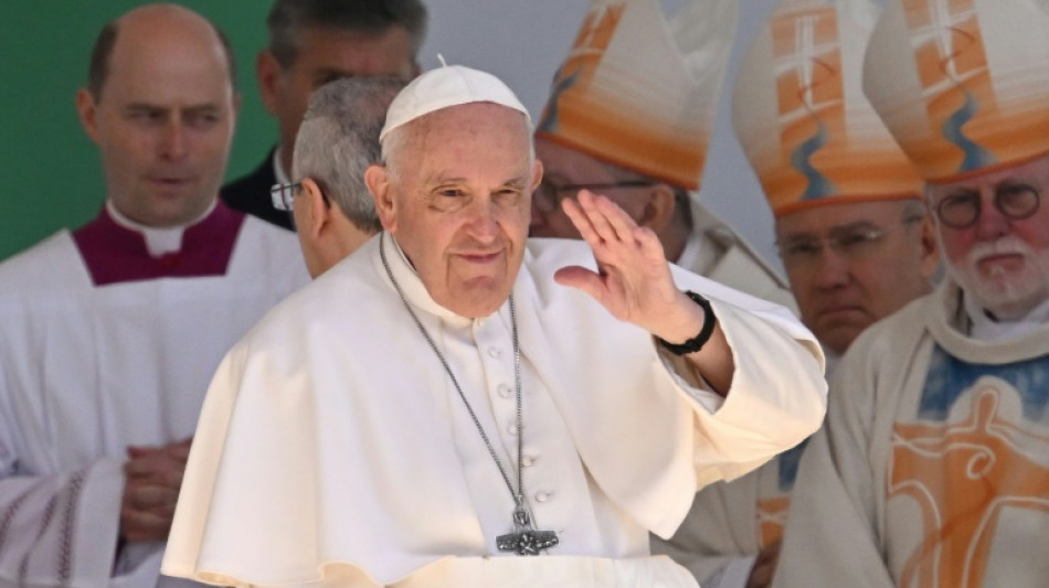 Papst ruft Ungarn zu mehr Offenheit gegen&uuml;ber Gefl&uuml;chteten auf