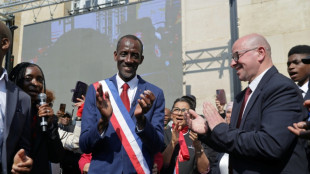 Frankreichs Linkspopulisten prangern Rassismus gegen schwarze Politiker an 